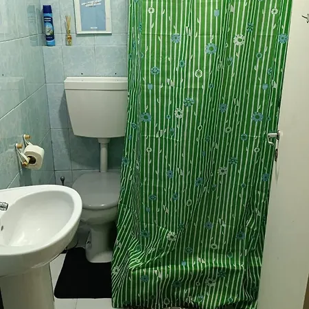 Traditional House פניש