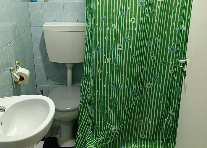 Traditional House Пениши